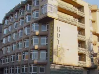 Pasarela Hotels near Sur