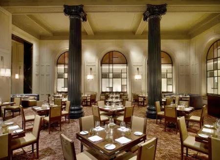 The Westin St. Francis San Francisco on Union Square Отели рядом с достопримечательностью «Викторианские дома»