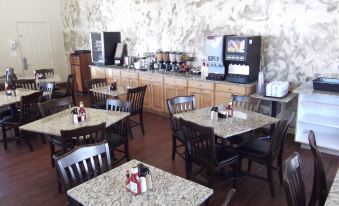 Dinosaur Inn & Suites