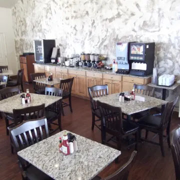 Dinosaur Inn & Suites