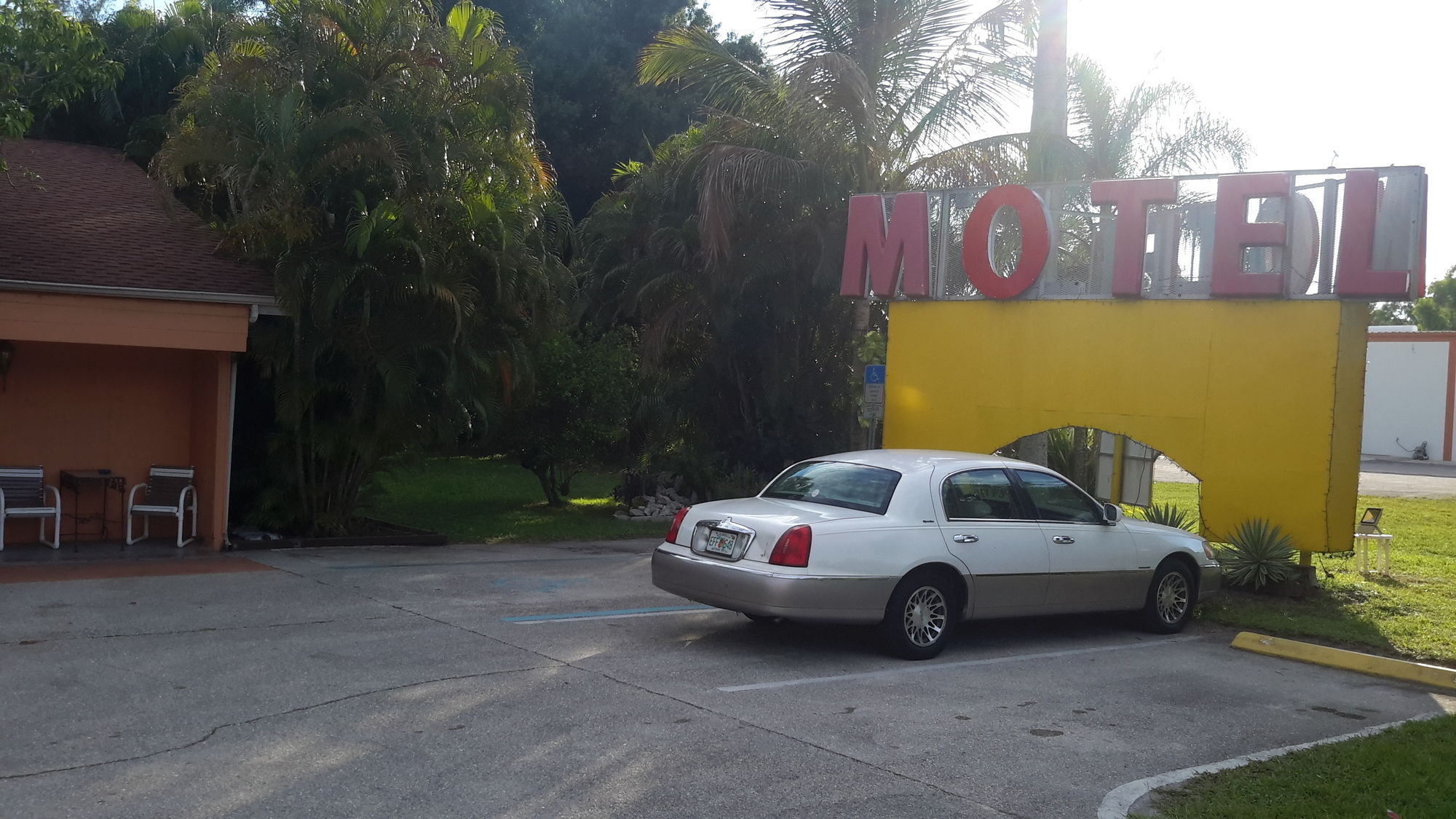 Conty's Motel