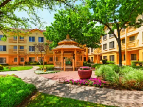 La Quinta Inn & Suites by Wyndham Dallas DFW Airport North Hotels in Irving