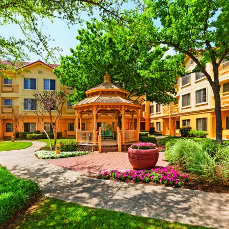 La Quinta Inn & Suites by Wyndham Dallas DFW Airport North