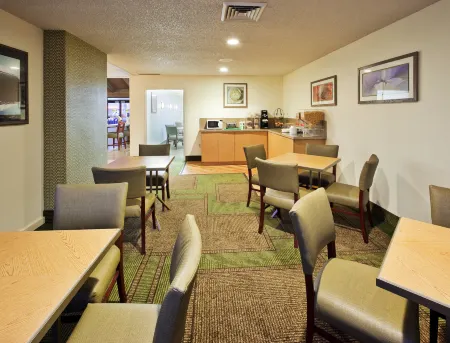 La Quinta Inn & Suites by Wyndham Redding