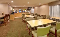 La Quinta Inn & Suites by Wyndham des Moines West Clive Hotels in Clive
