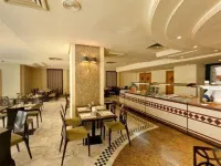 Golden Tulip El Mechtel