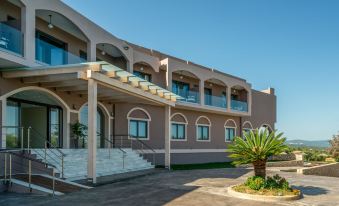 Elegance Luxury Executive Suites - Adults Only