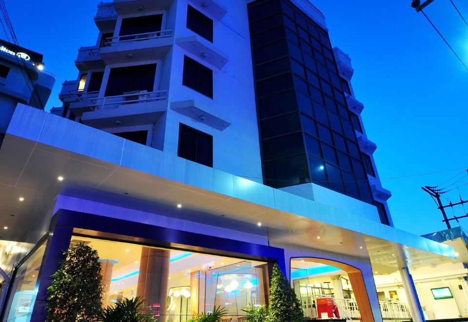 Flipper Lodge Hotel - 3-Sterne-Hotelbewertungen in Pattaya