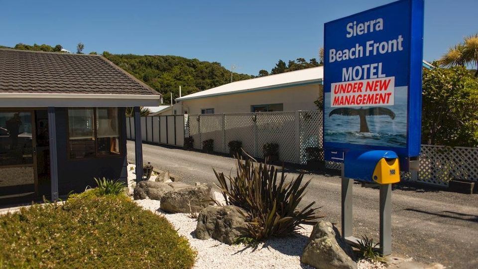 Sierra Beachfront Motel