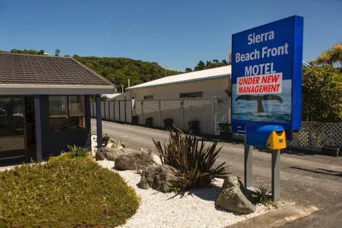 Sierra Beachfront Motel