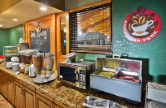 AmericInn by Wyndham Lincoln North