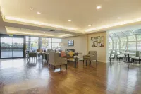 Comfort Inn & Suites Sea-Tac Airport - sarapan