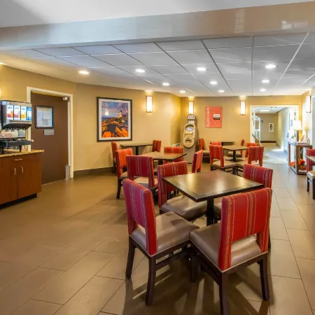 Comfort Inn & Suites