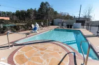 Comfort Inn & Suites - Pools