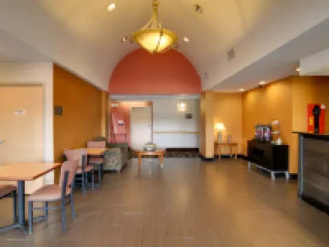 Quality Inn & Suites Malvern Hotels in Malvern