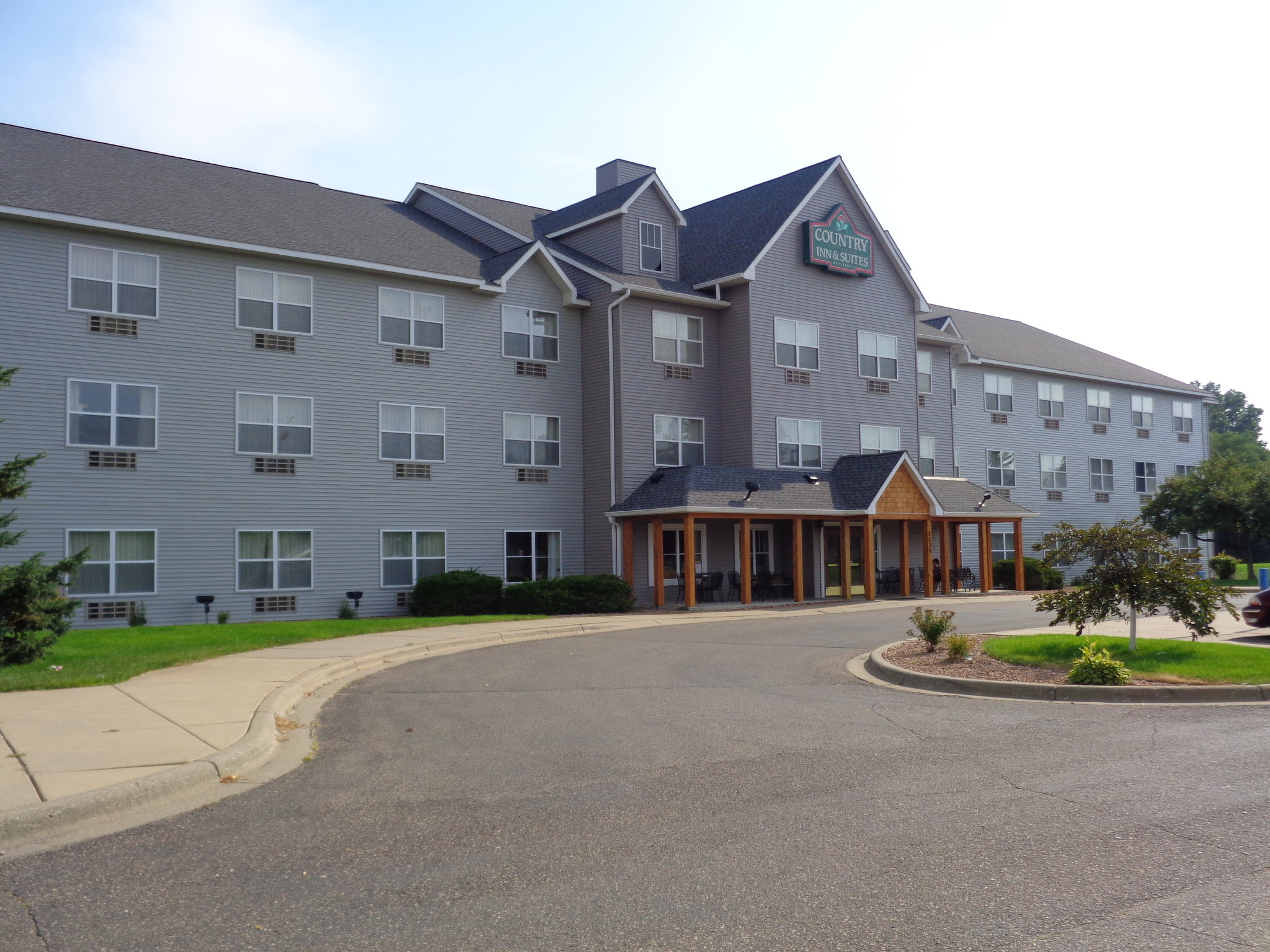 Country Inn & Suites by Radisson, Brooklyn Center, MN