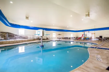 Comfort Suites Johnson Creek Conference Center Отели в г. Лейк Милс