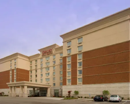 Drury Inn & Suites St. Louis/O'Fallon, IL Hotels in O'Fallon