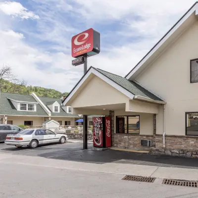 Econo Lodge Inn & Suites Gatlinburg at the Convention Center Hotels near Gatlinburg SkyPark