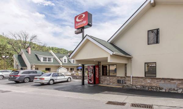 Econo Lodge Inn & Suites Gatlinburg at the Convention Center