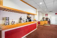 Perry Inn & Suites National Fairground I 75