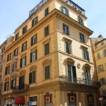 Hotel Tritone Hotels near Trevi Fountain