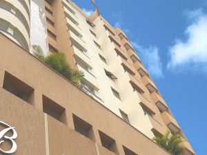 新伊瓜蘇勃朗峯公寓酒店
