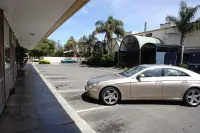 Bay Motel Hotel Hotels in Glenelg South