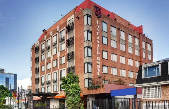 蘭開斯特宮套房酒店