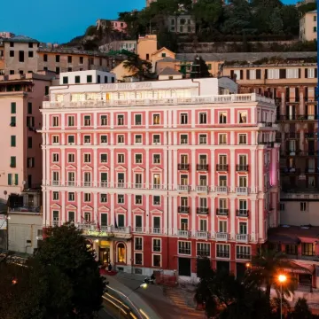 Grand Hotel Savoia Genova, Curio Collection by Hilton Hotel in zona Castello d'Albertis