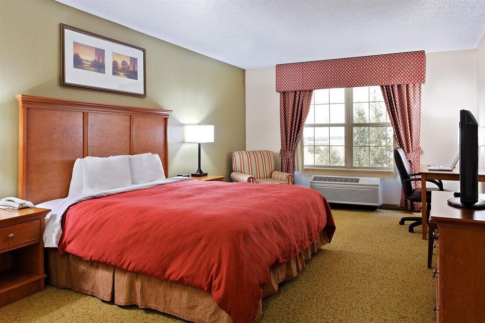 Country Inn & Suites by Radisson, Sycamore, IL