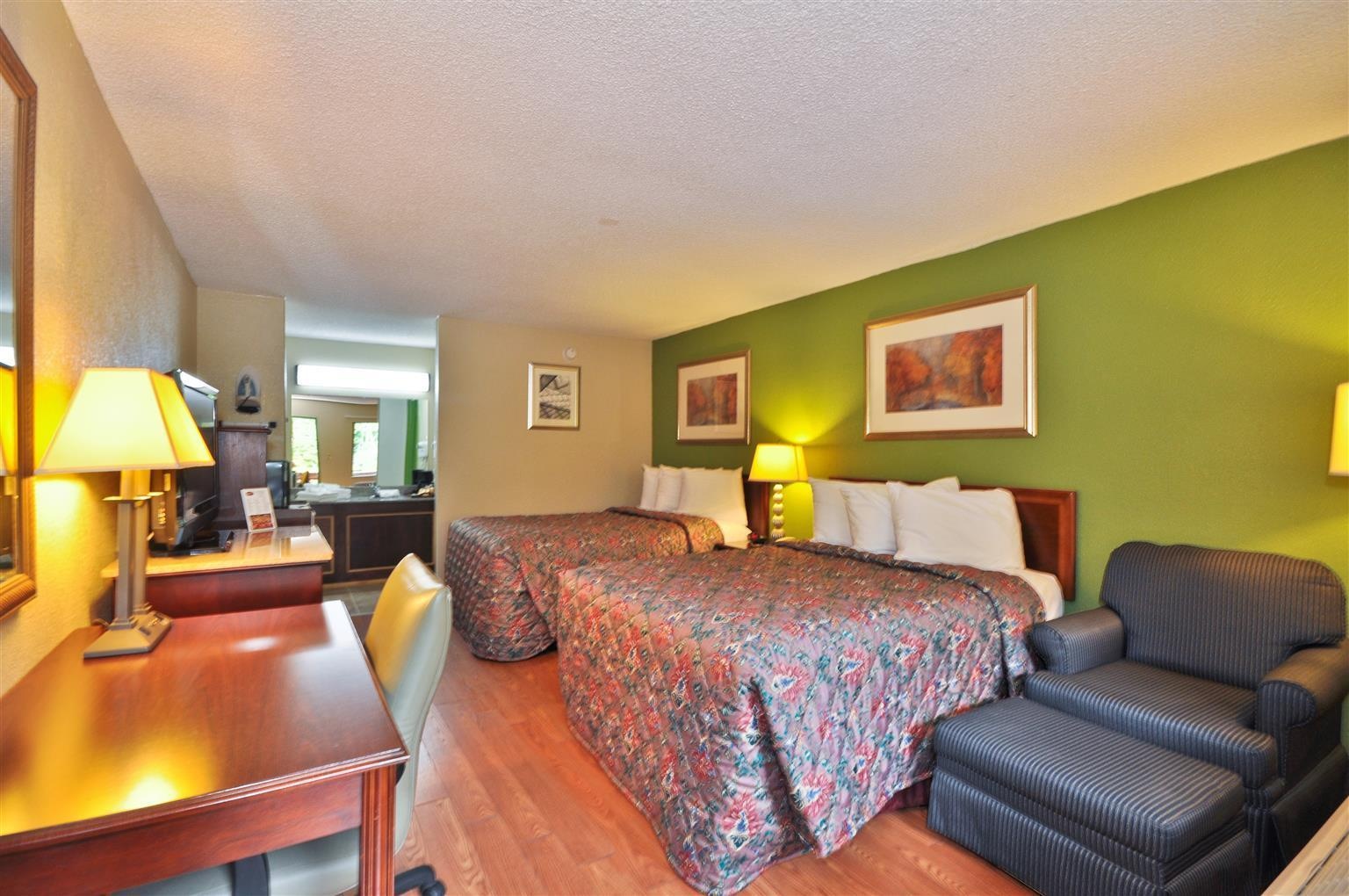 Country Hearth Inn & Suites Marietta