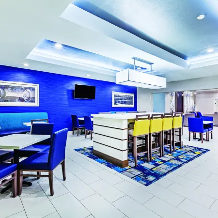 La Quinta Inn & Suites by Wyndham Palestine