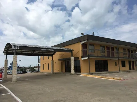 Inn of Rockwall Отели рядом с достопримечательностью «Харбор Рокуолл»