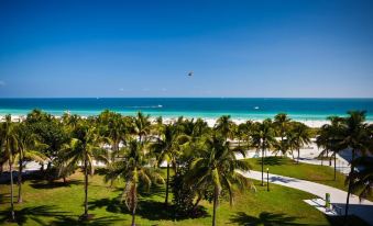 Gale South Beach, Curio Collection by Hilton