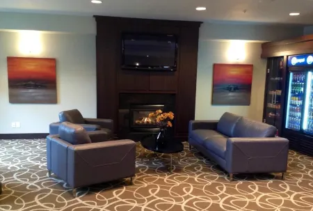 Best Western Plus Pitt Meadows Inn  Suites Отели в г. Мейпл Ридж