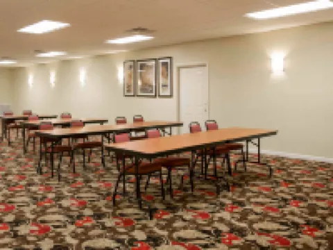 Quality Inn & Suites Near Lake Eufaula Hotels in Eufaula