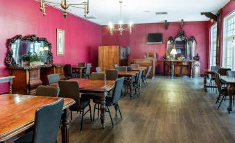 Econo Lodge Inn & Suites Triadelphia - Wheeling