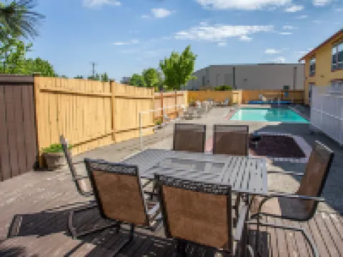 巴克利伊克諾旅館 皮爾斯縣酒店