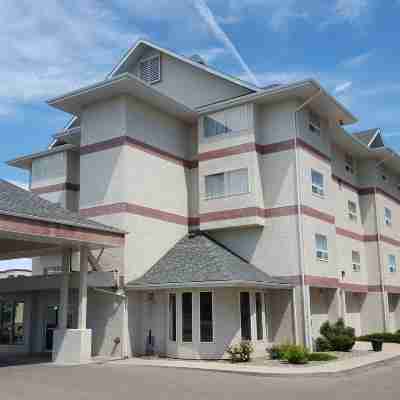 SureStay Plus Hotel by Best Western Lethbridge Hotel Exterior