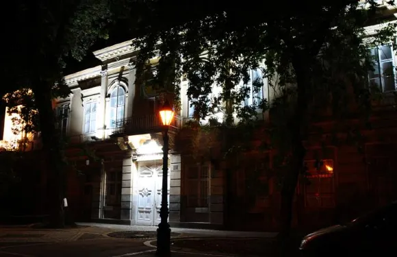 米爾科維奇公寓2