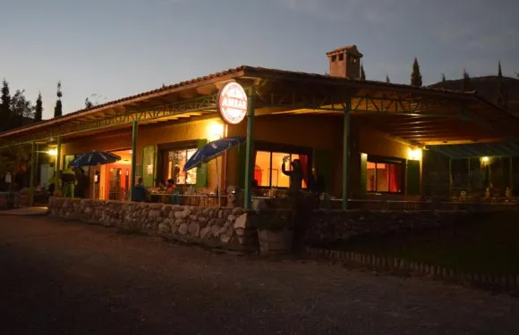 拉奧雷野營城堡酒店