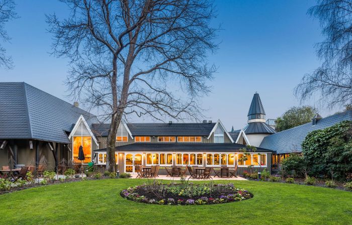 Chateau on The Park - Christchurch, A Doubletree by Hilton