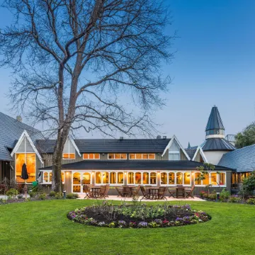 Chateau on The Park - Christchurch, A Doubletree by Hilton Отели рядом с достопримечательностью «Мона-вейл»