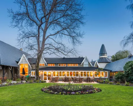 Chateau on The Park - Christchurch, A Doubletree by Hilton Hotels in Christchurch