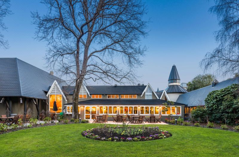 Chateau on The Park - Christchurch, A Doubletree by Hilton