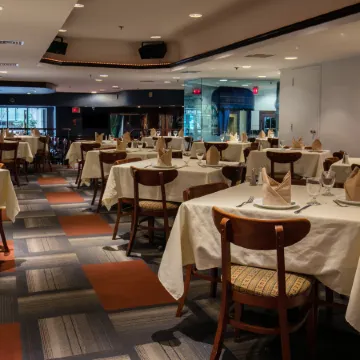 Best Western Ville-Marie Montreal Hotel  Suites Отели рядом с достопримечательностью «Музей Маккорд»