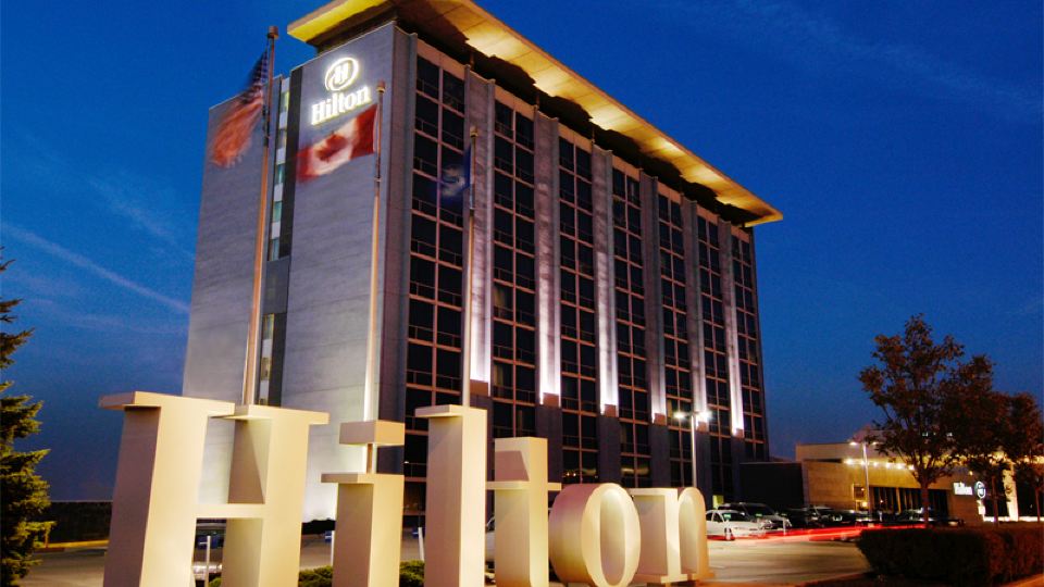 Hilton Toronto Airport Hotel & Suites