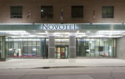 DoubleTree by Hilton Ottawa Downtown Các khách sạn gần Parc de la Confédération