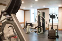 Ramada Plaza by Wyndham Calgary Downtown - Phòng tập thể hình